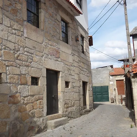 Casa Do Abade - Solar De Goujoim Armamar