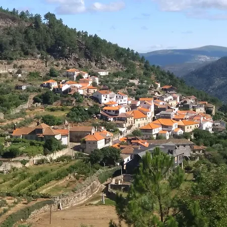 Casa Do Abade - Solar De Goujoim Armamar