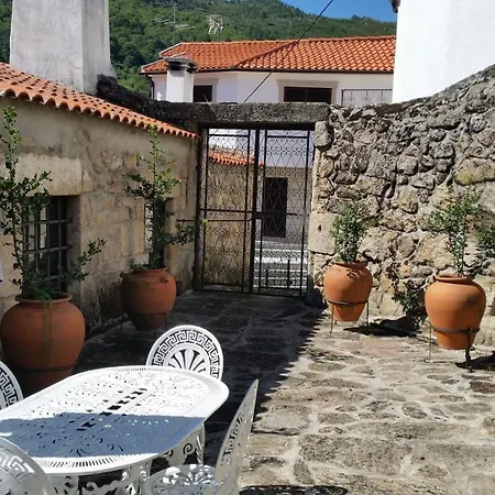 Landhaus Casa Do Abade - Solar De Goujoim *