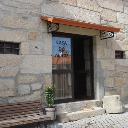 Casa Do Abade - Solar De Goujoim Armamar